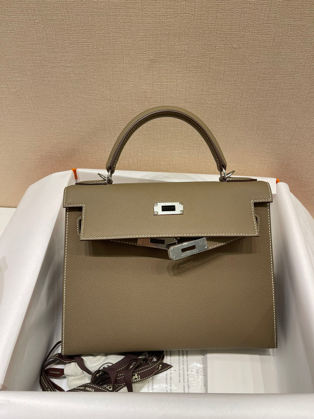 Hermes Kelly 28cm Etoupe Epsom Leather Silver Hardware Bag