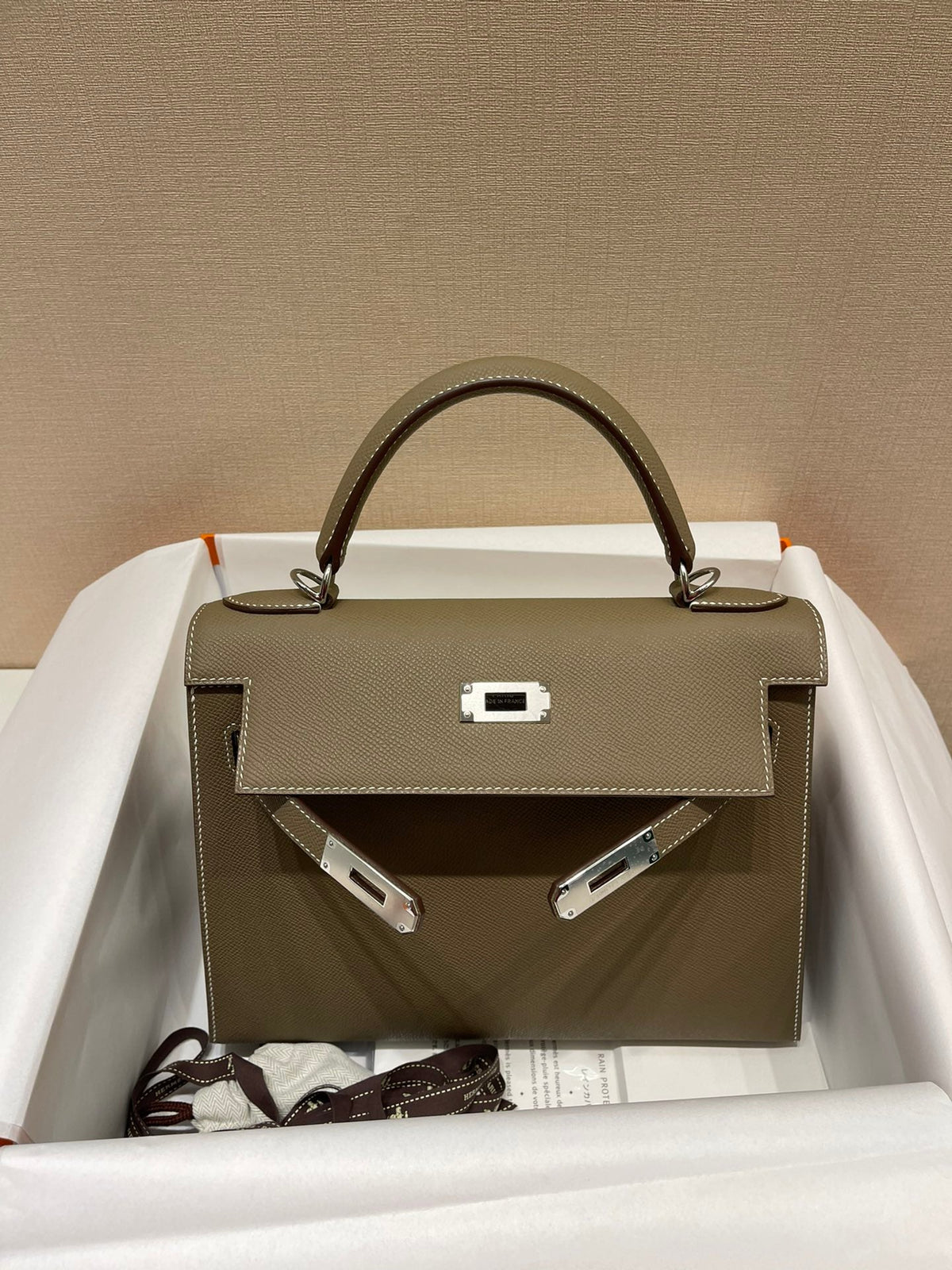 Hermes Kelly 28cm Etoupe Epsom Leather Silver Hardware Bag