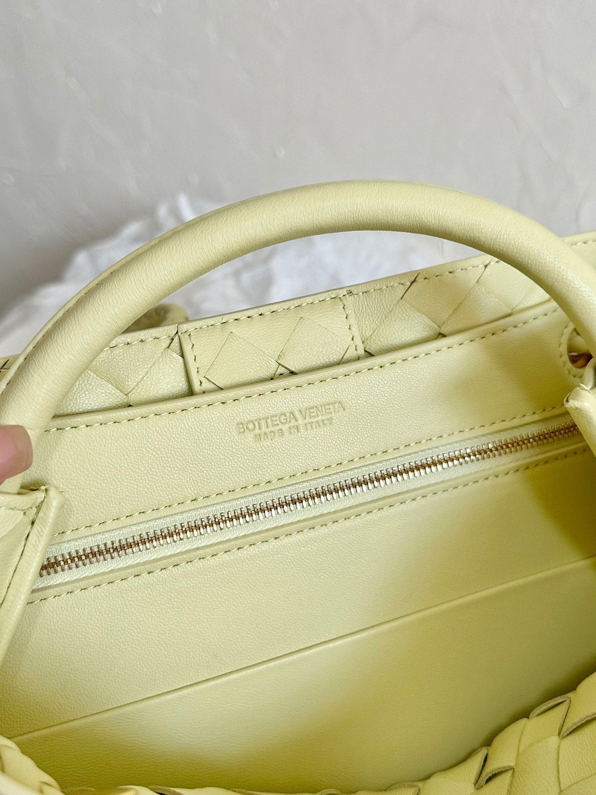 Bottega Veneta Small Andiamo 25cm Light Yellow Lambskin Bag