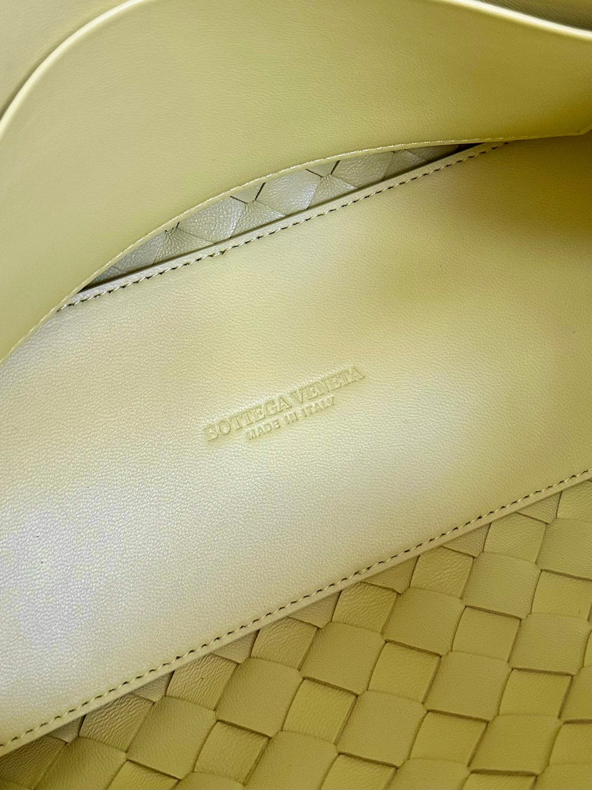 Bottega Veneta Small Andiamo 25cm Light Yellow Lambskin Bag