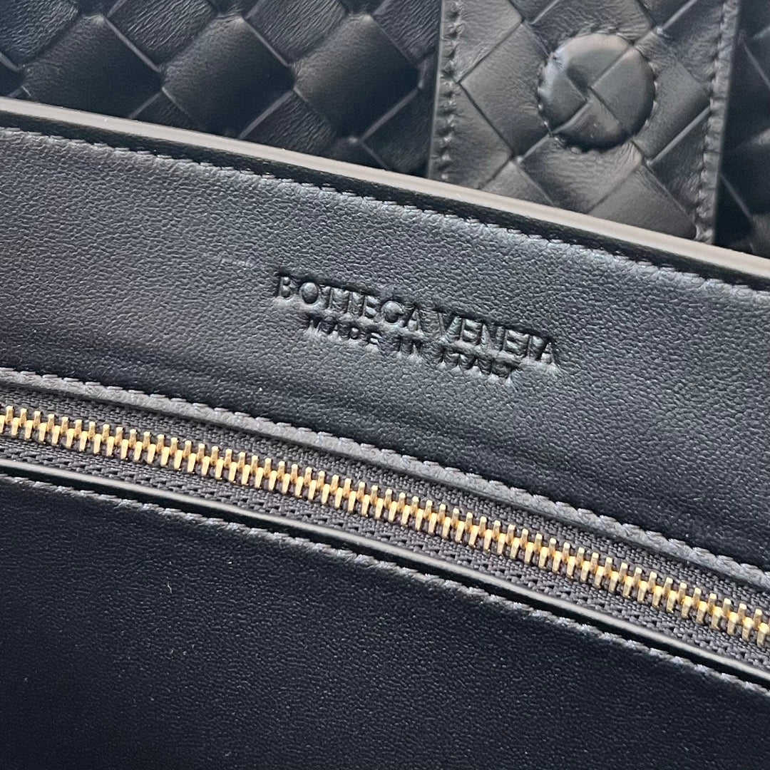 Bottega Veneta Large Andiamo 45cm Black Lambskin Bag