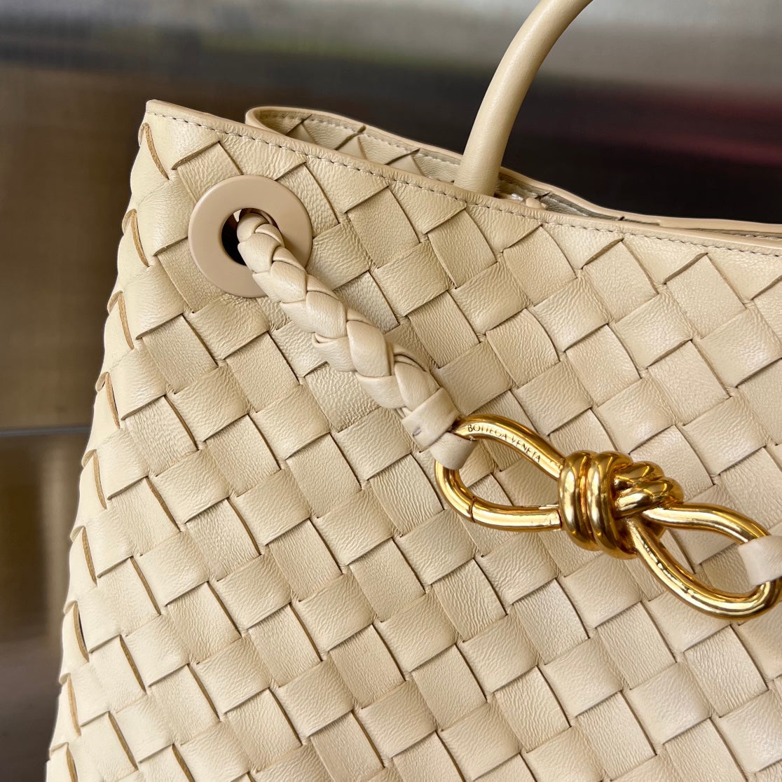Bottega Veneta Medium Andiamo 32cm Beige Lambskin Bag