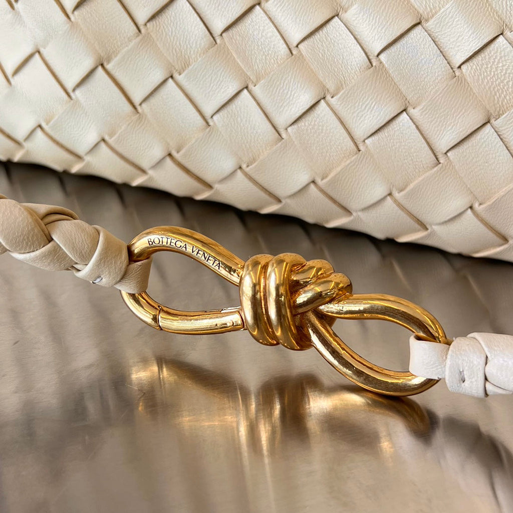 Bottega Veneta Medium Andiamo 32cm Beige Lambskin Bag