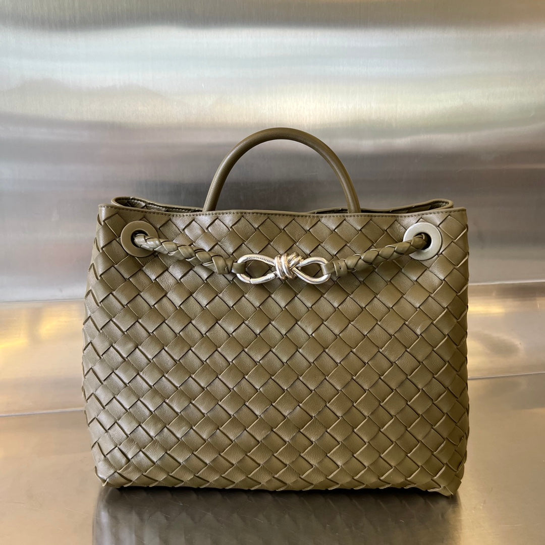 Bottega Veneta Medium Andiamo 32cm Olive Lambskin Bag