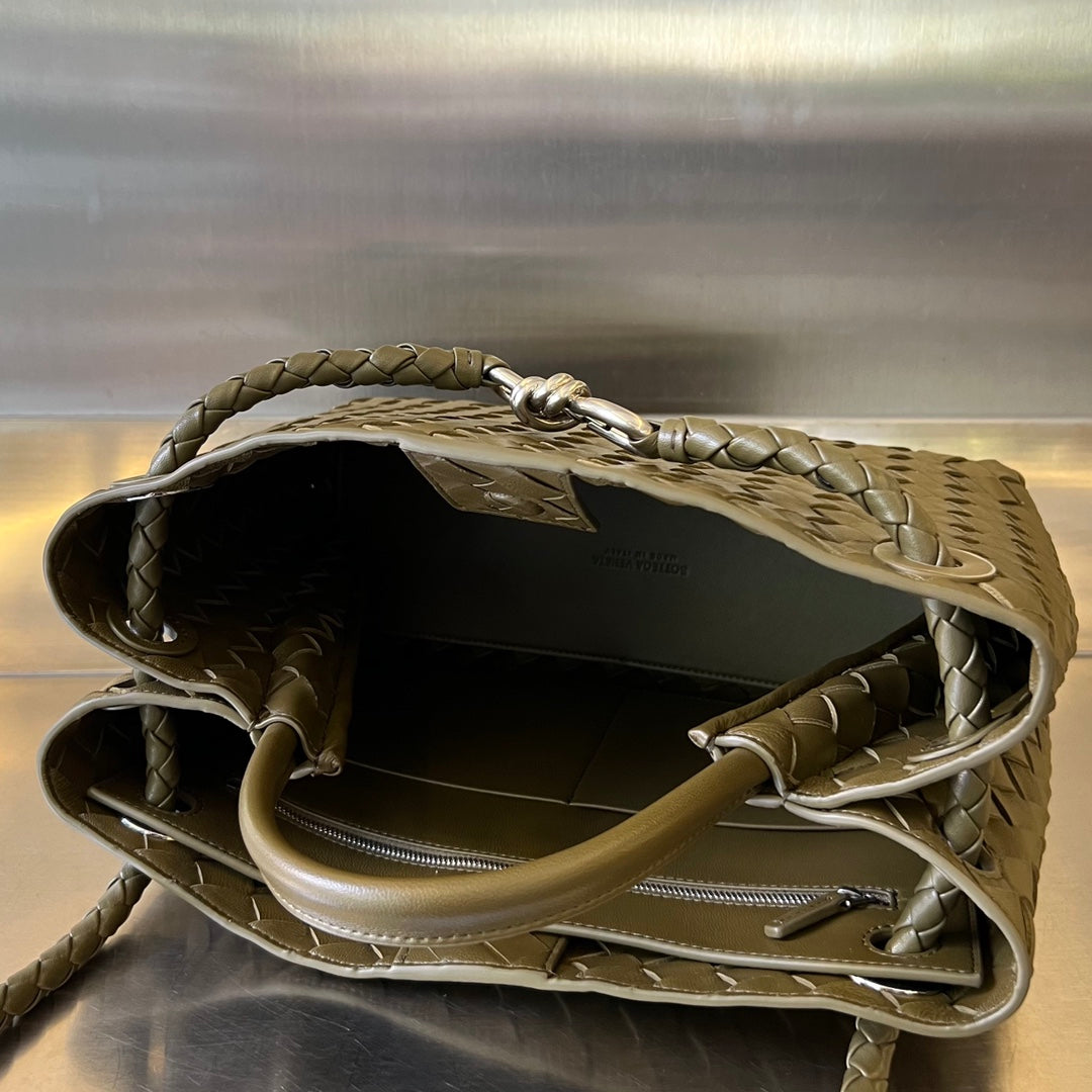 Bottega Veneta Medium Andiamo 32cm Olive Lambskin Bag