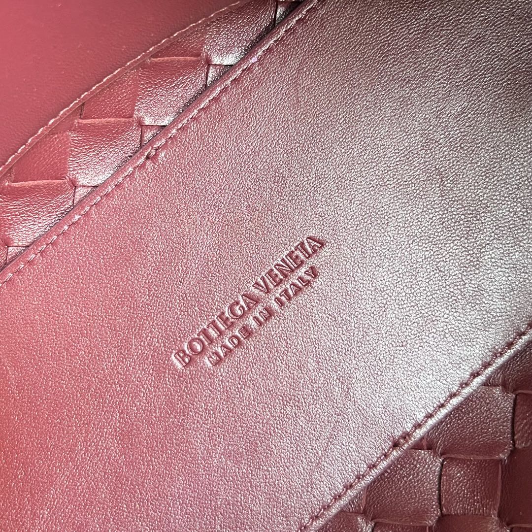 Bottega Veneta Small Andiamo 25cm Dark Red Lambskin Bag