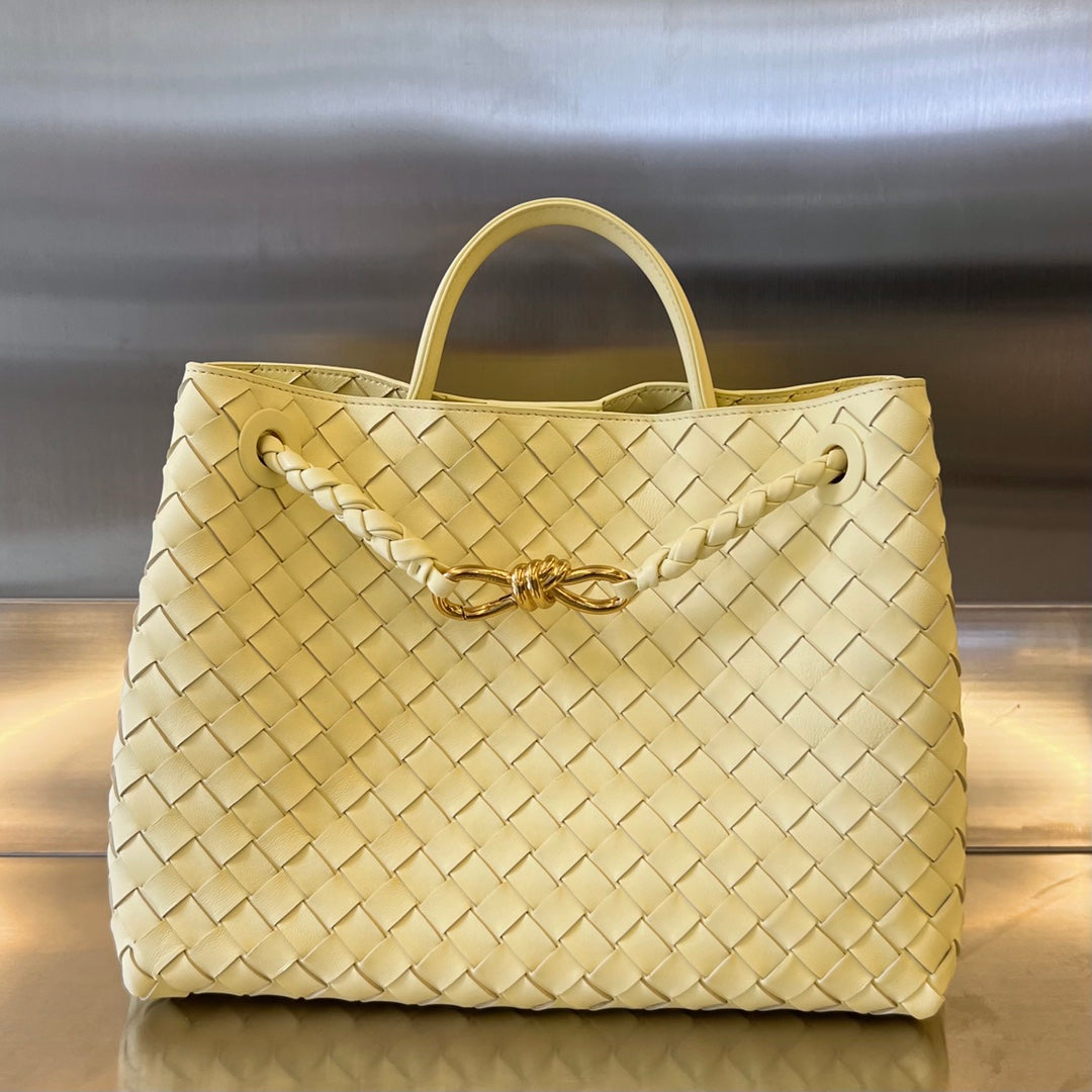 Bottega Veneta Medium Andiamo 32cm Lime Lambskin Bag