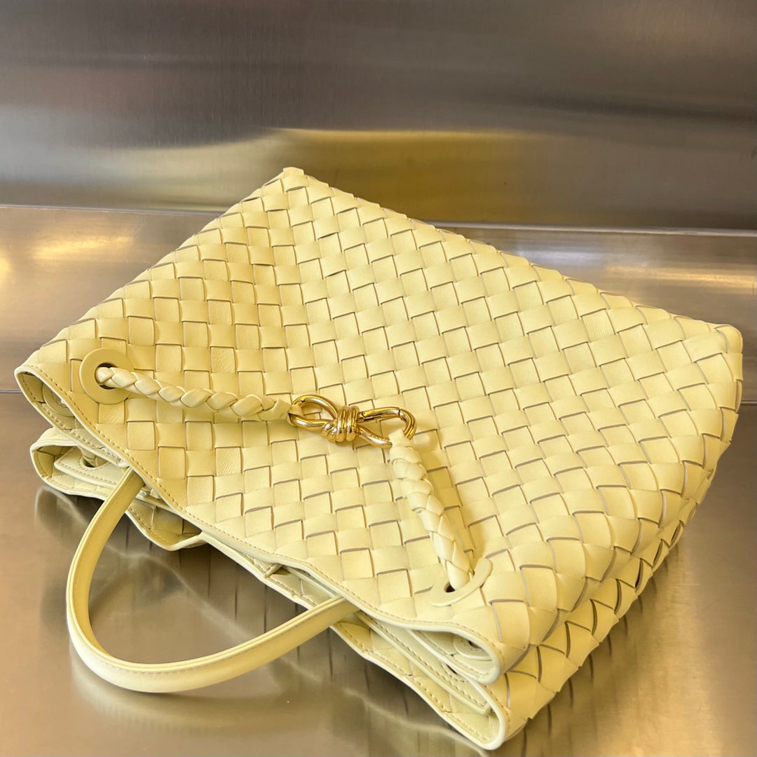 Bottega Veneta Medium Andiamo 32cm Lime Lambskin Bag