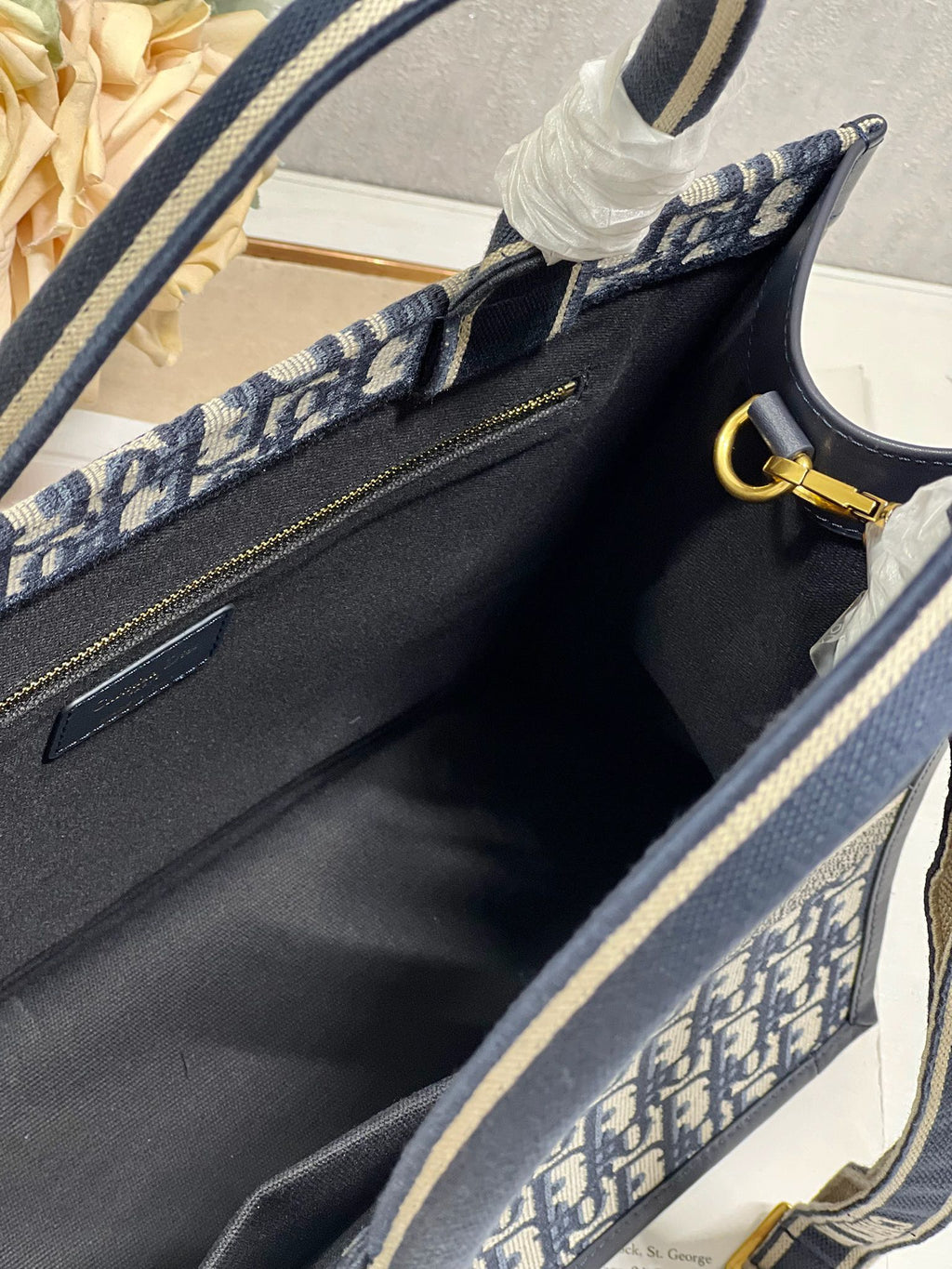 Dior CD Medium Book Tote 36 Blue Oblique Embroidery