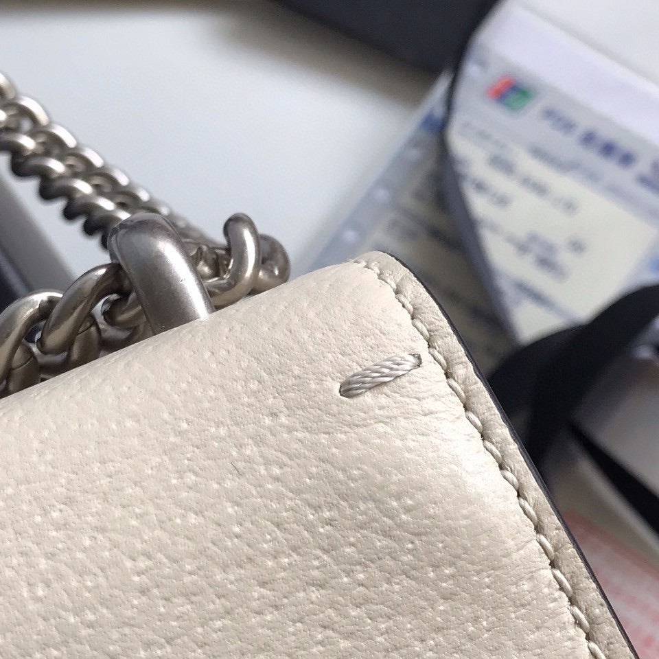 Gucci Dyonysus Shoulder Bag 20 in White Calfskin Silver Hardware