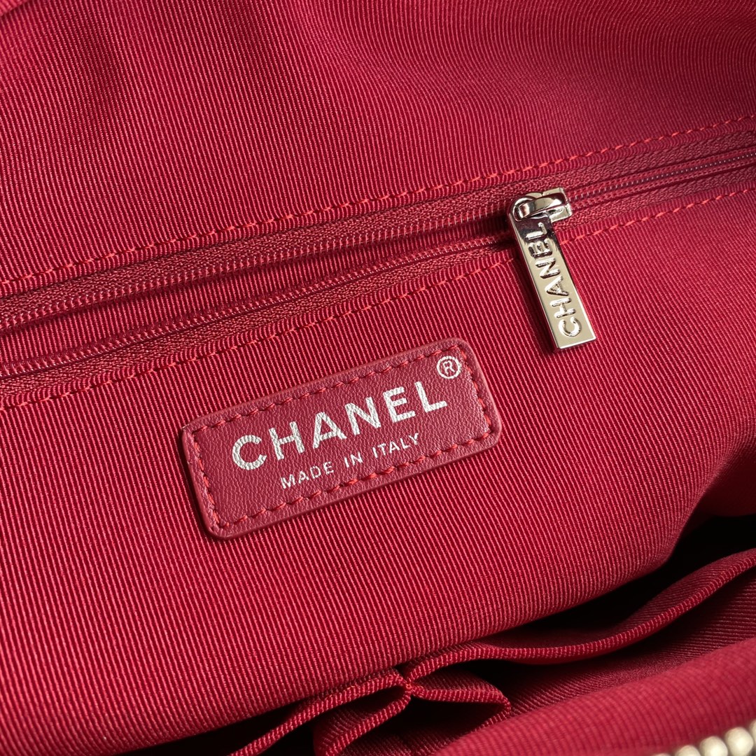Chanel Gabrielle Medium 28 Hobo Bag in Black Calfskin