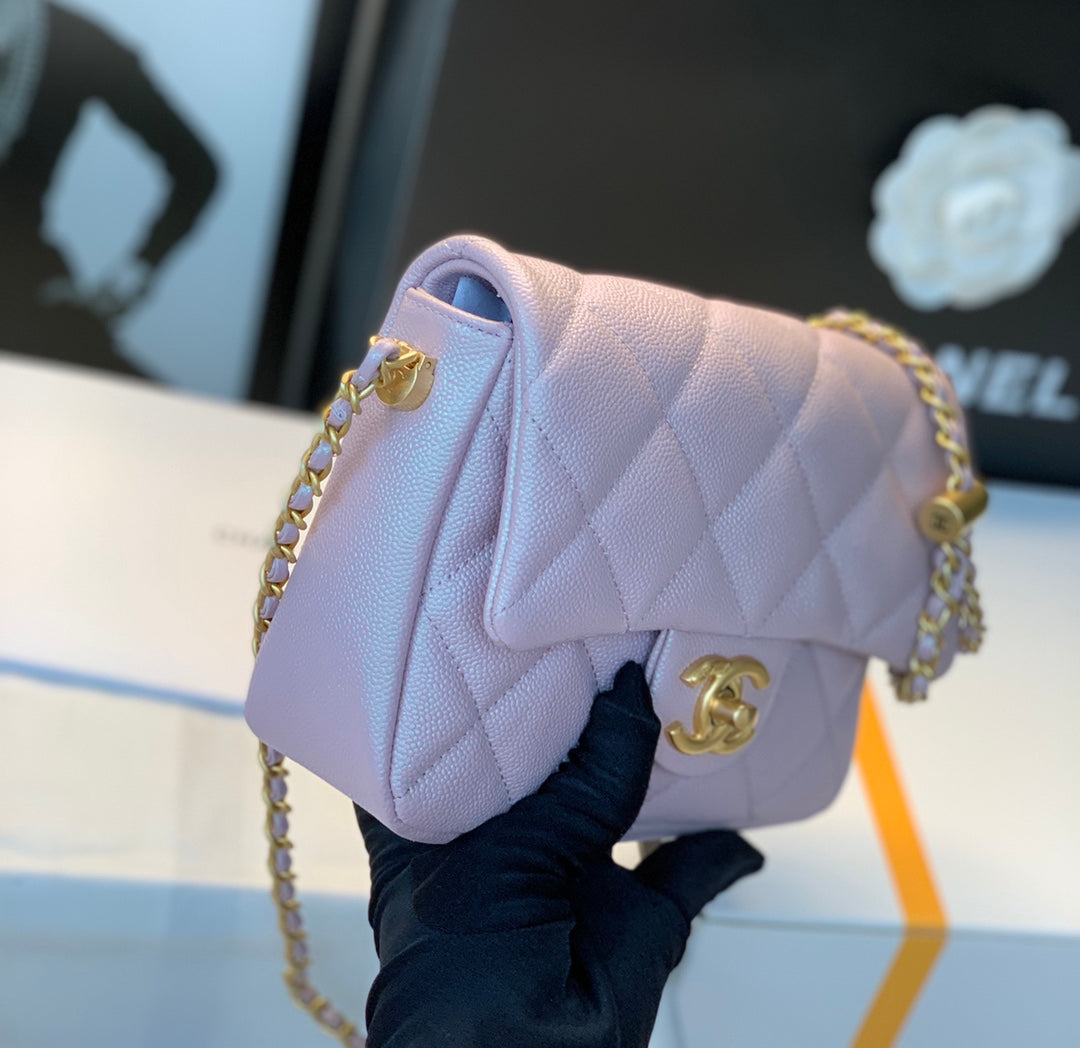 Chanel 25S Classic Flap 19 cm in Mauve Pink Caviar Leather with Gold Hardware Bag