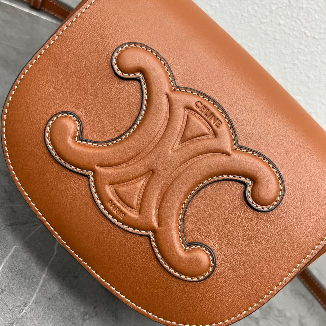 Celine Folco Cuir Triomphe 18 in Red Brown Calfskin Bag
