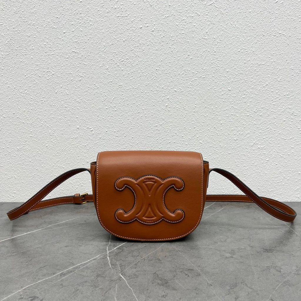 Celine Folco Cuir Triomphe 18 in Red Brown Calfskin Bag