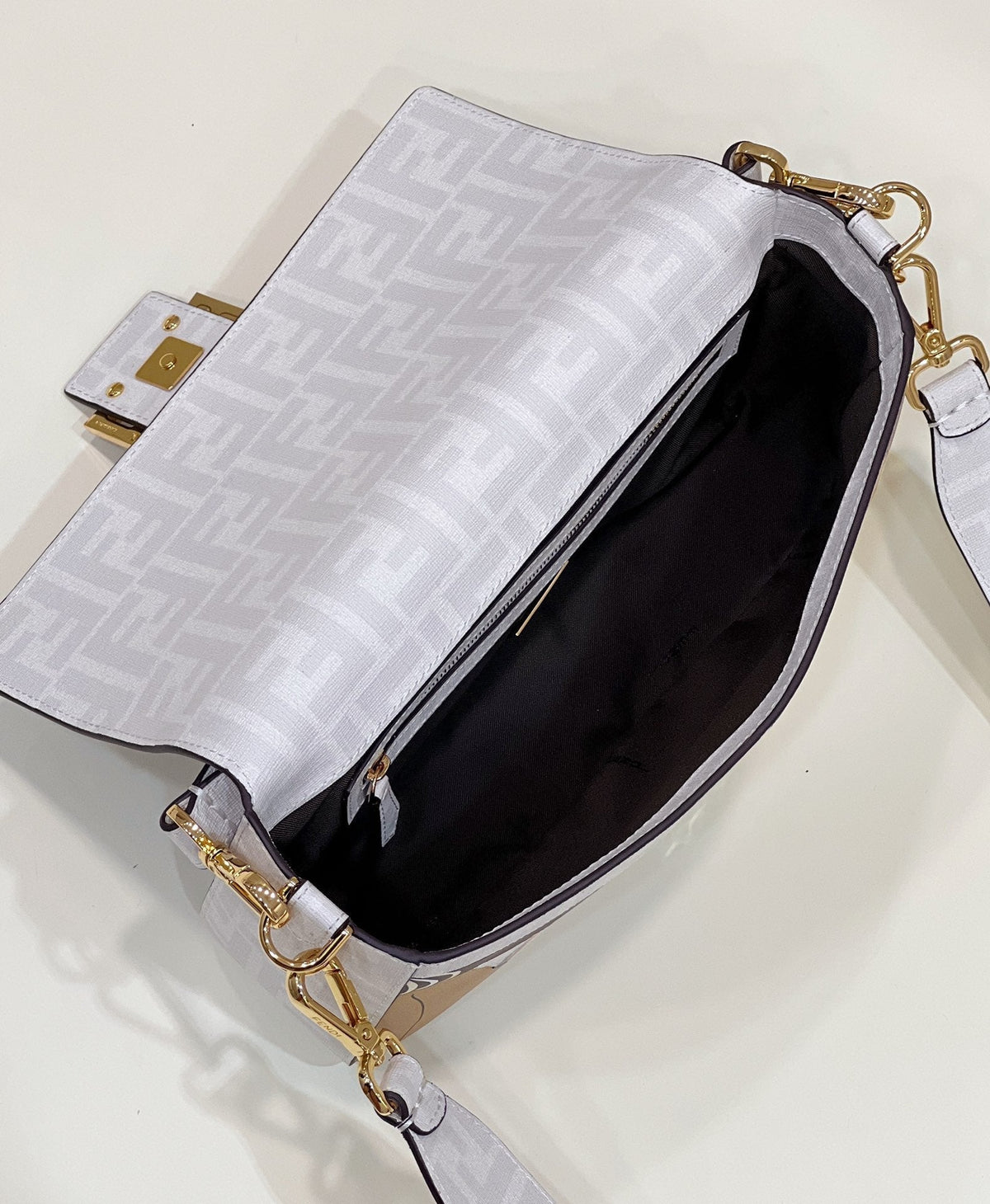 Fendi 27 Baguette Bag in White Calfskin Attach Sticker Gold Hardware
