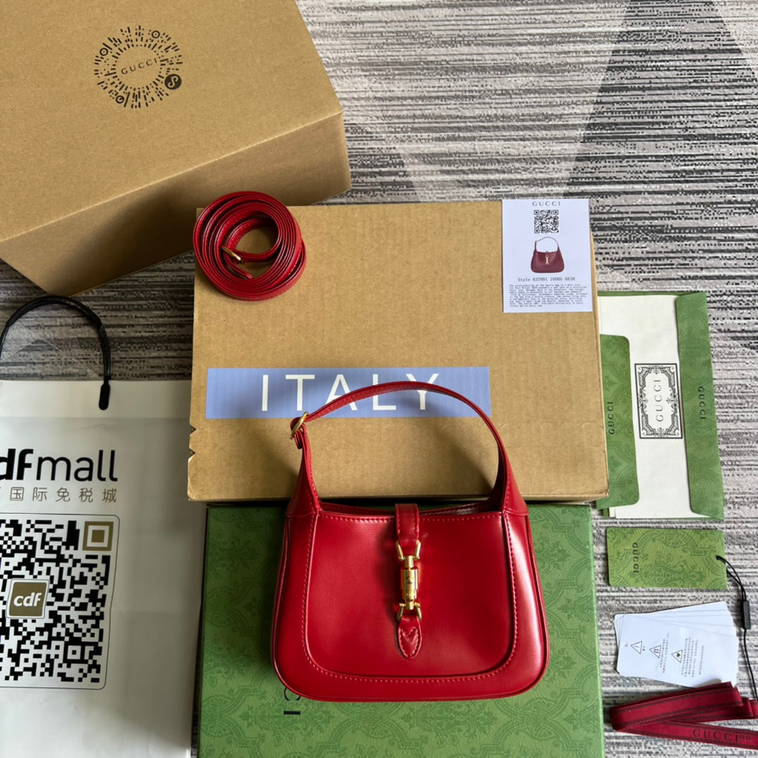 Gucci Jackie Mini 19 Shoulder Bag in Cherry Red Calfskin