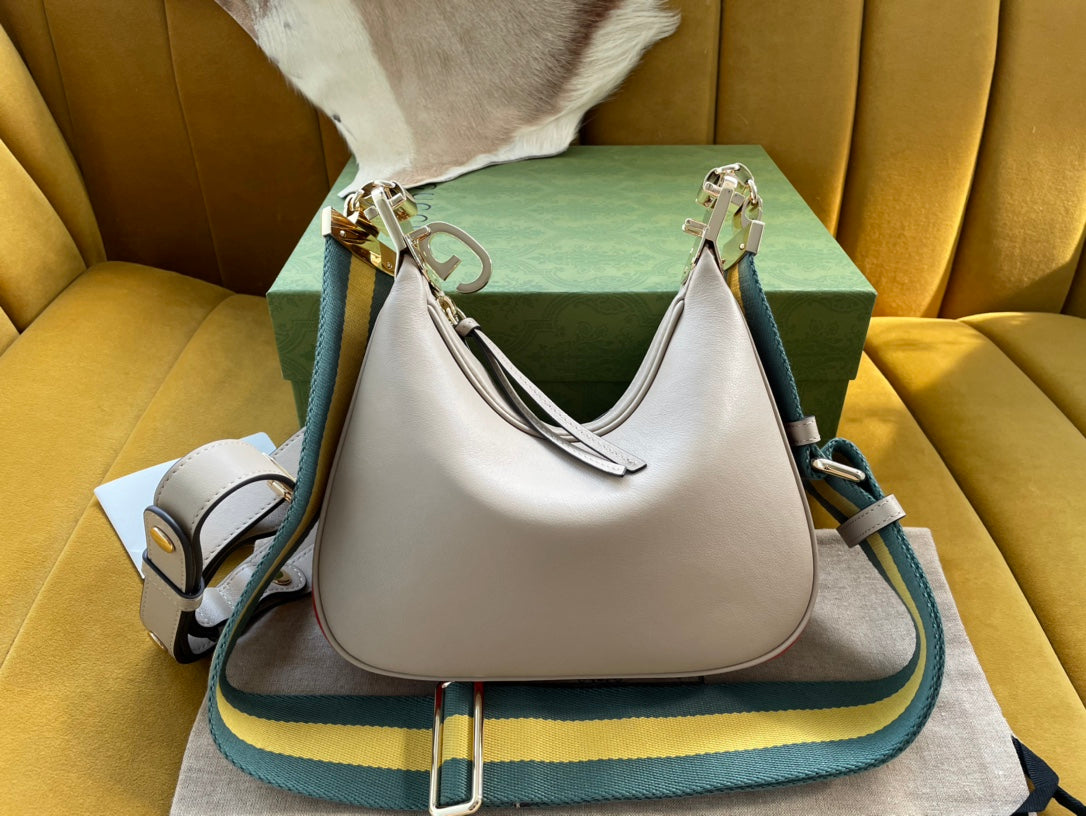Gucci Attache 23 Small Shoulder Bag Beige Calfskin