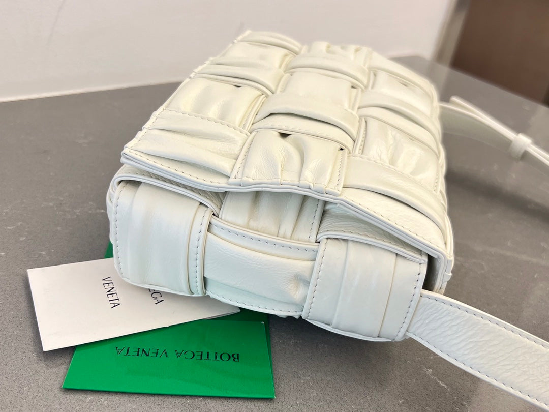 Bottega Veneta Cassette 28 in White Soft Lambskin Bag