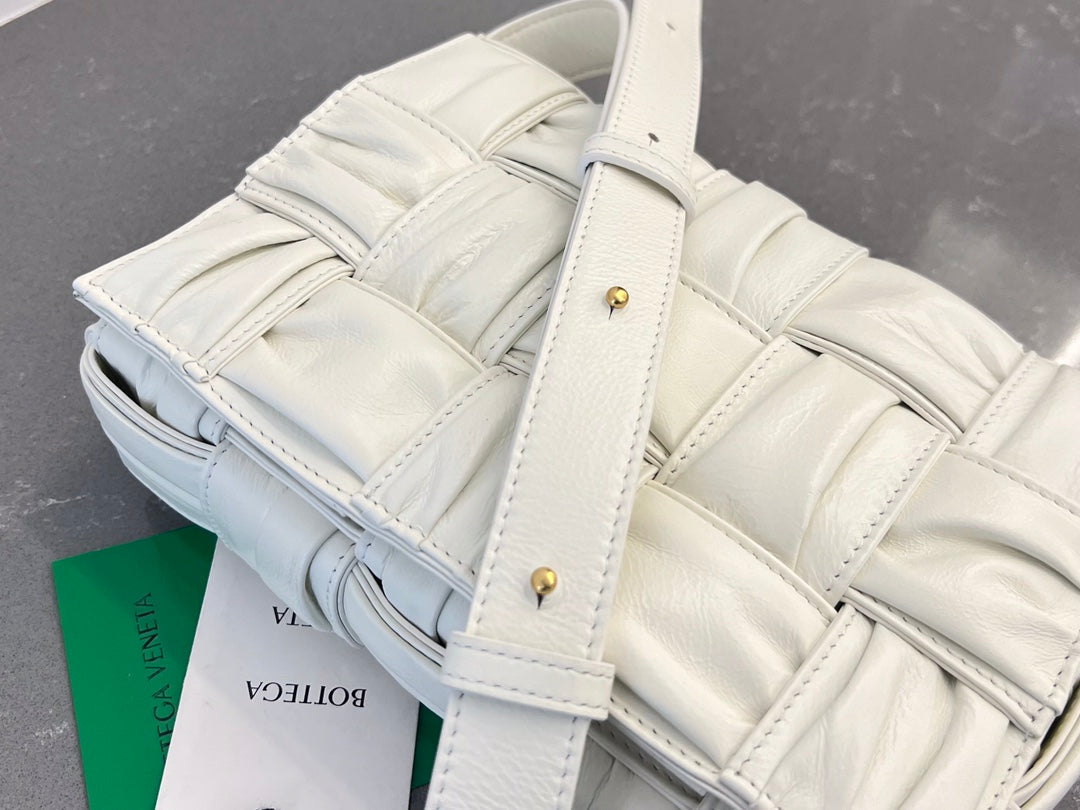 Bottega Veneta Cassette 28 in White Soft Lambskin Bag