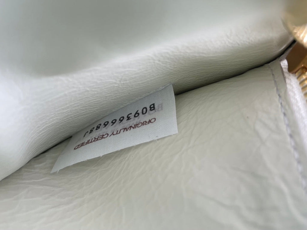 Bottega Veneta Cassette 28 in White Soft Lambskin Bag