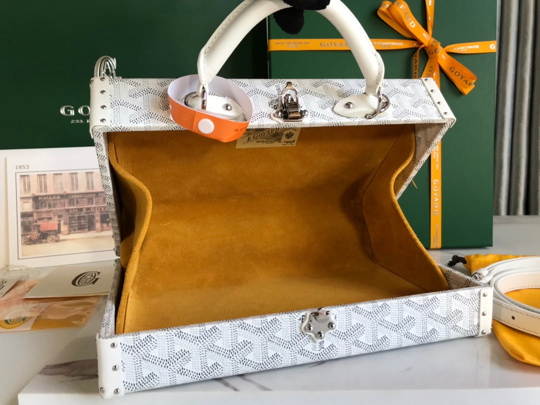 Goyard Grand Hôtel Trunk Bag 24 in White Goyardine Canvas and Calfskin