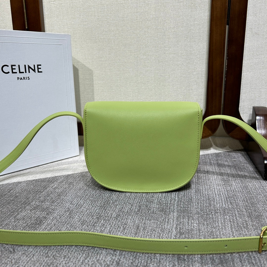 Celine Folco Cuir Triomphe 18 in Inchworm Green Calfskin Bag