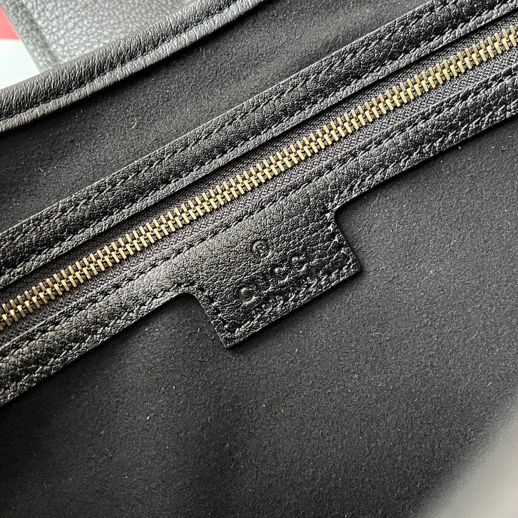 Gucci Horsebit Shoulder Bag 39 in Black Calfskin Gold Hardware