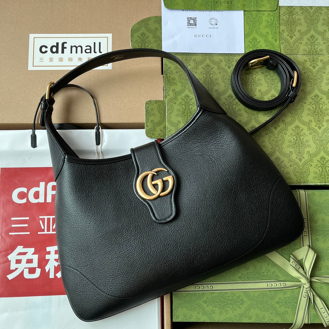 Gucci Horsebit Shoulder Bag 39 in Black Calfskin Gold Hardware