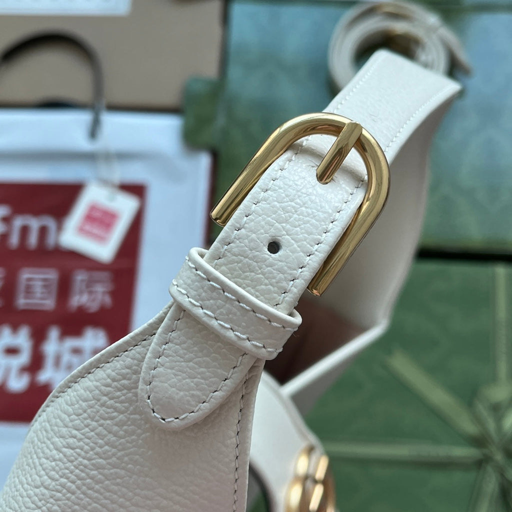 Gucci Horsebit Shoulder Bag 39 in White Calfskin Gold Hardware