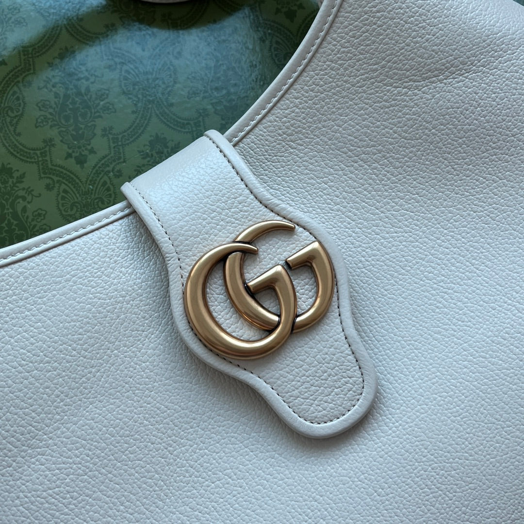 Gucci Horsebit Shoulder Bag 39 in White Calfskin Gold Hardware