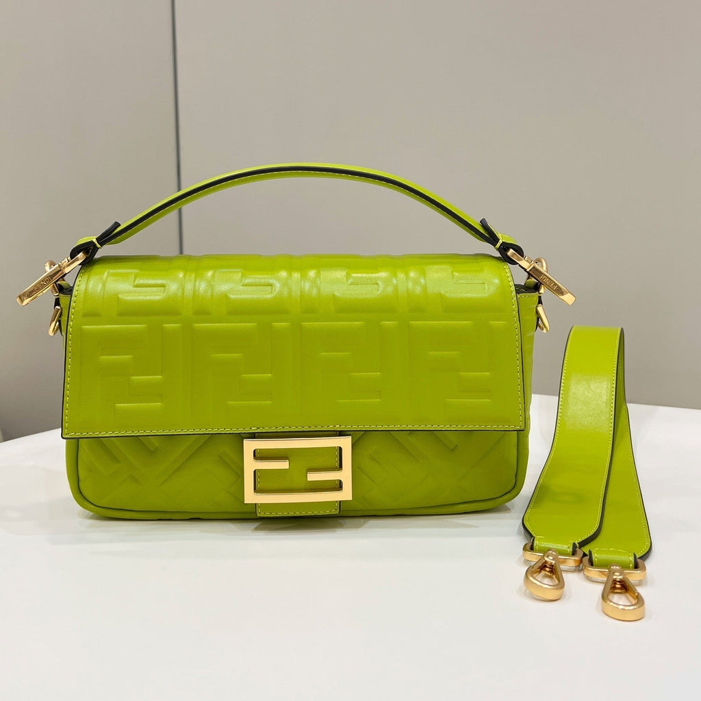Baguette with Ff Motif 27 in Limerick Soft Lambskin Gold Hardware