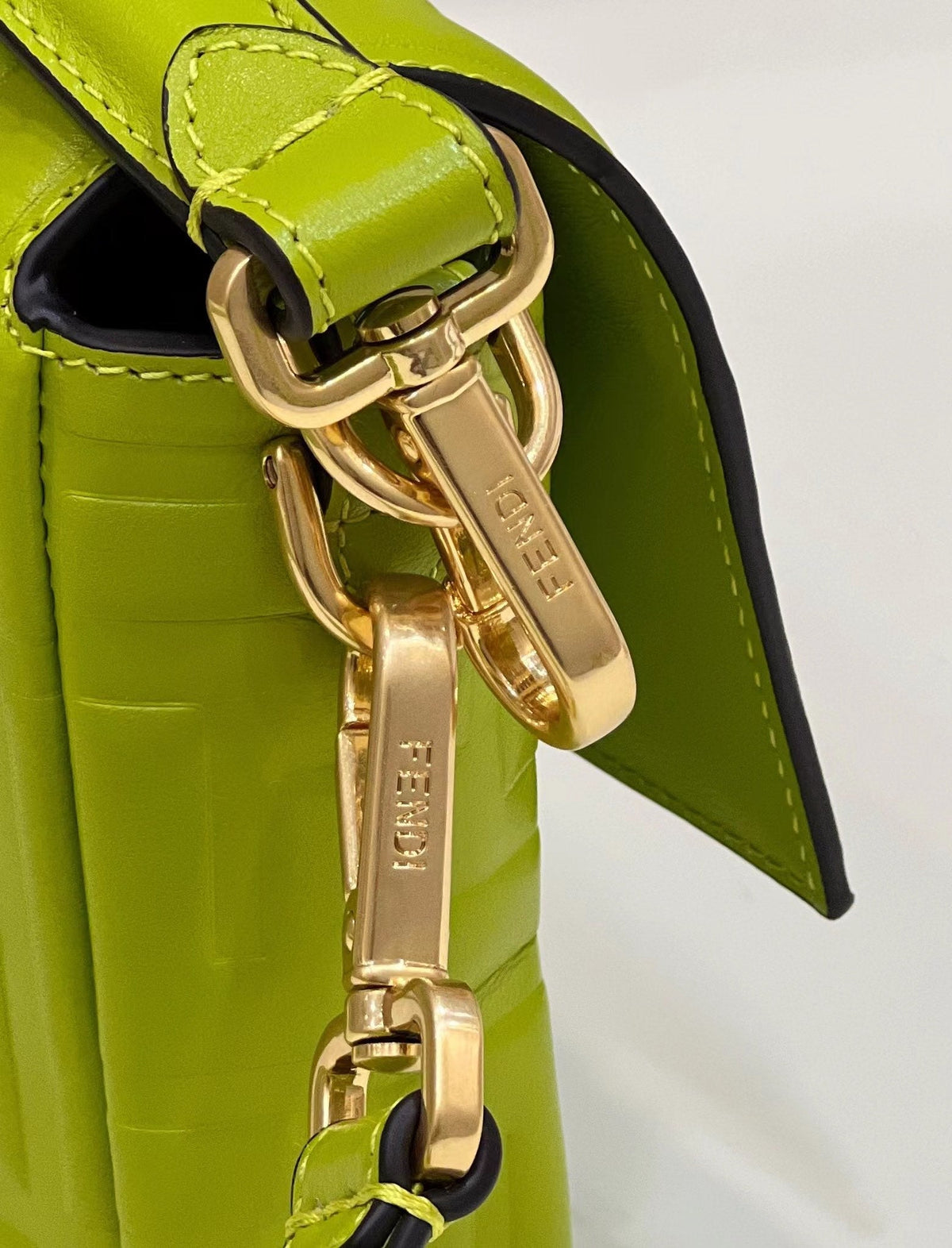 Baguette with Ff Motif 27 in Limerick Soft Lambskin Gold Hardware
