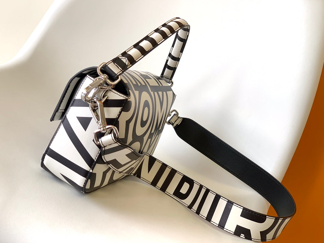 Fendi Fend Roma & Marc Jacobs 27 Bag Black White Leather Shw