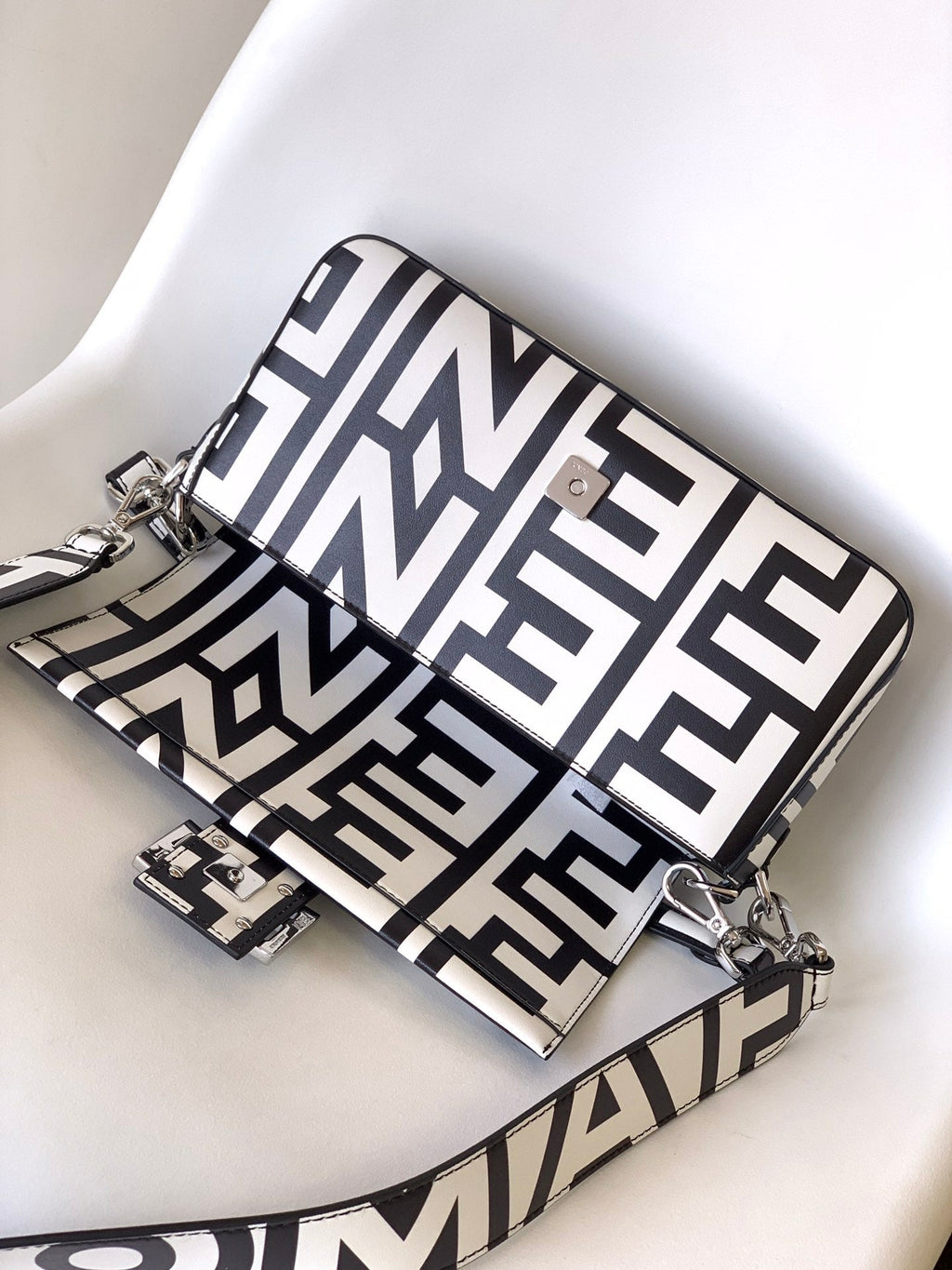 Fendi Fend Roma & Marc Jacobs 27 Bag Black White Leather Shw