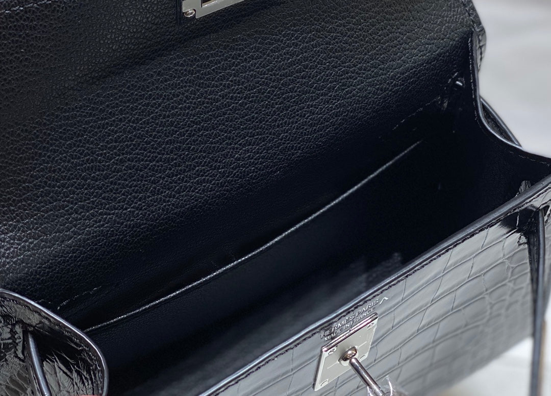 Hermes 25S Mini Kelly 19 in Black Calfskin Silver Hardware Bag