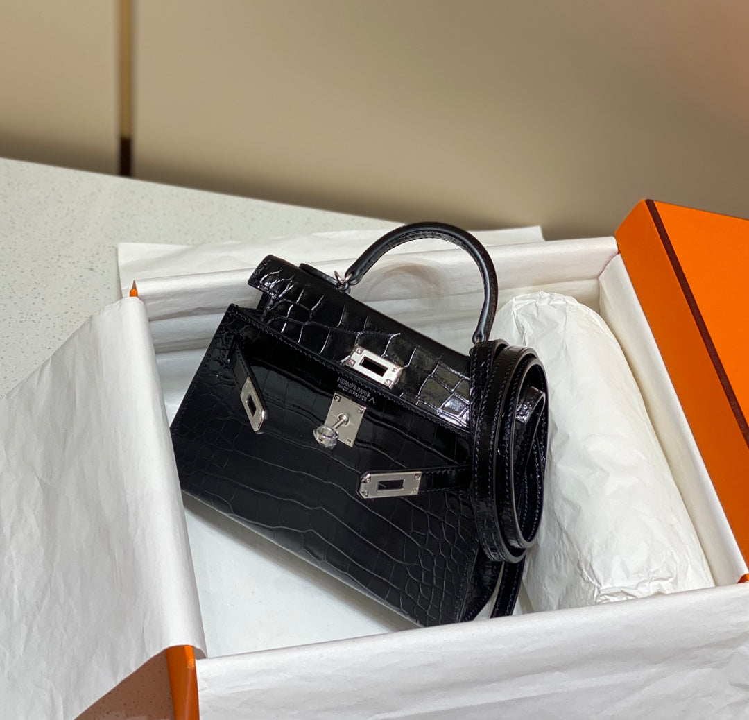 Hermes 25S Mini Kelly 19 in Black Calfskin Silver Hardware Bag