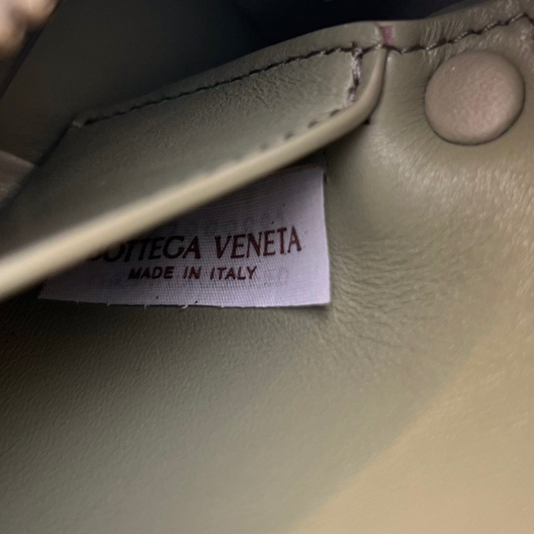 Bottega Veneta Brick Cassette 28 in Gin Green Calfskin Bag