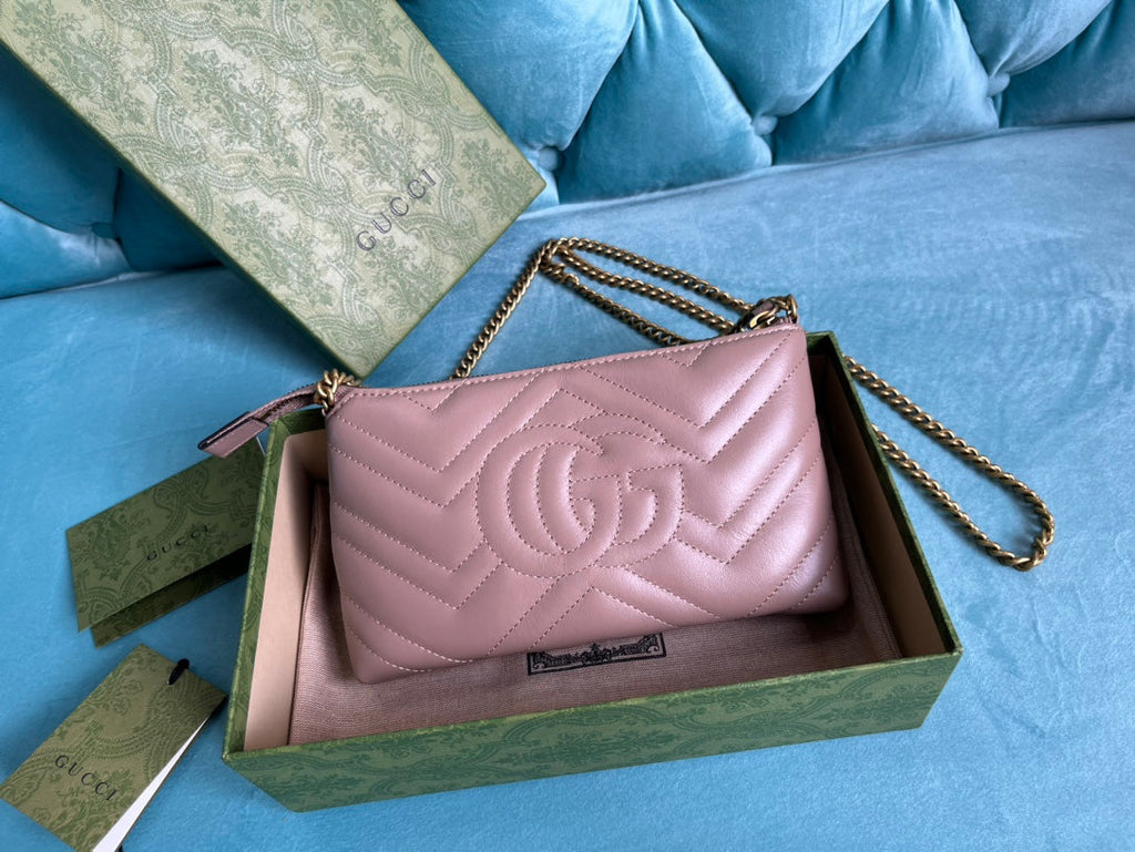 Gucci Marmont Mini 22 Handbag in Light Purple Calfskin