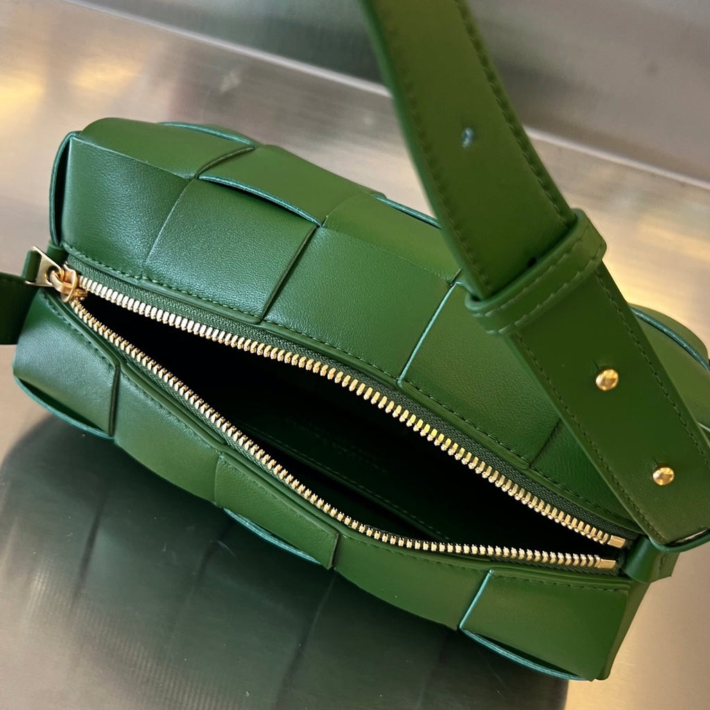 Bottega Veneta Brick Cassette 28 in Dark Green Calfskin Bag
