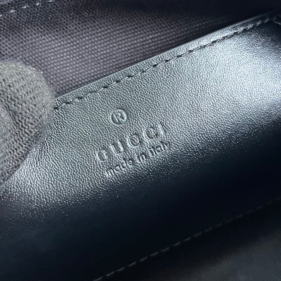 Gucci Marmont Small 23 Handbag in Black Calfskin