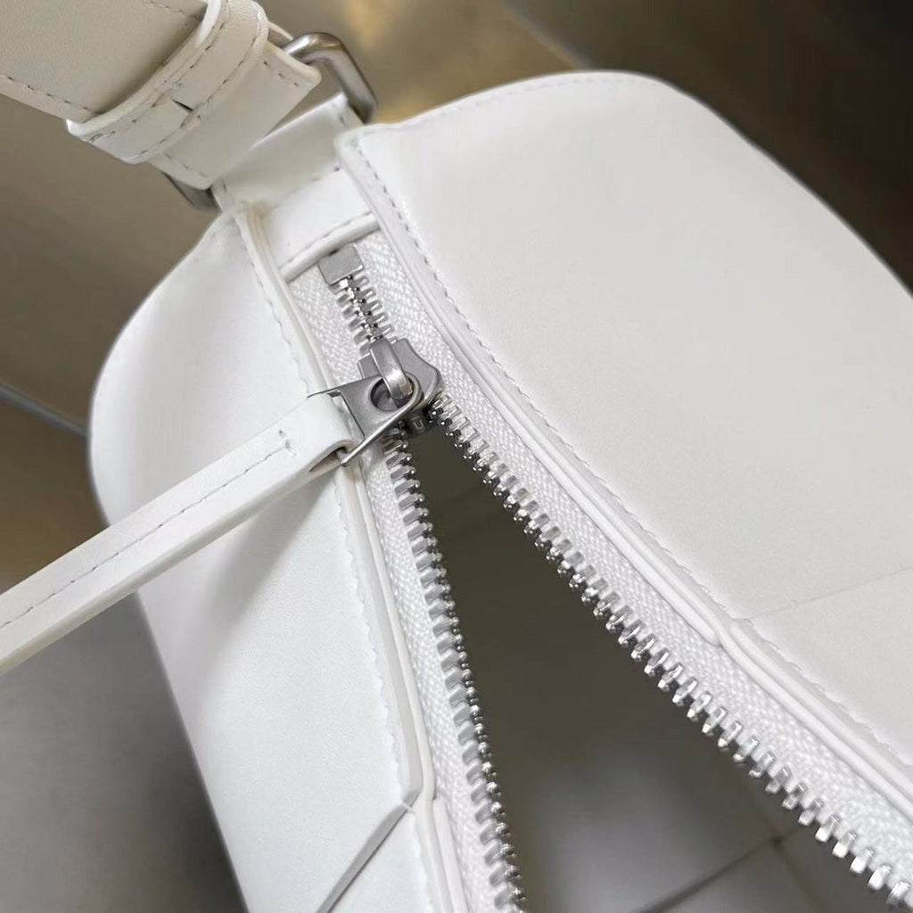 Bottega Veneta Cylinder Cassette 30 in White Calfskin Bag