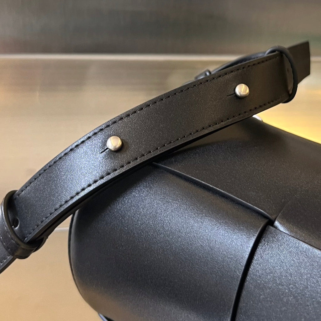 Bottega Veneta Cylinder Cassette 30 in Black Calfskin Bag