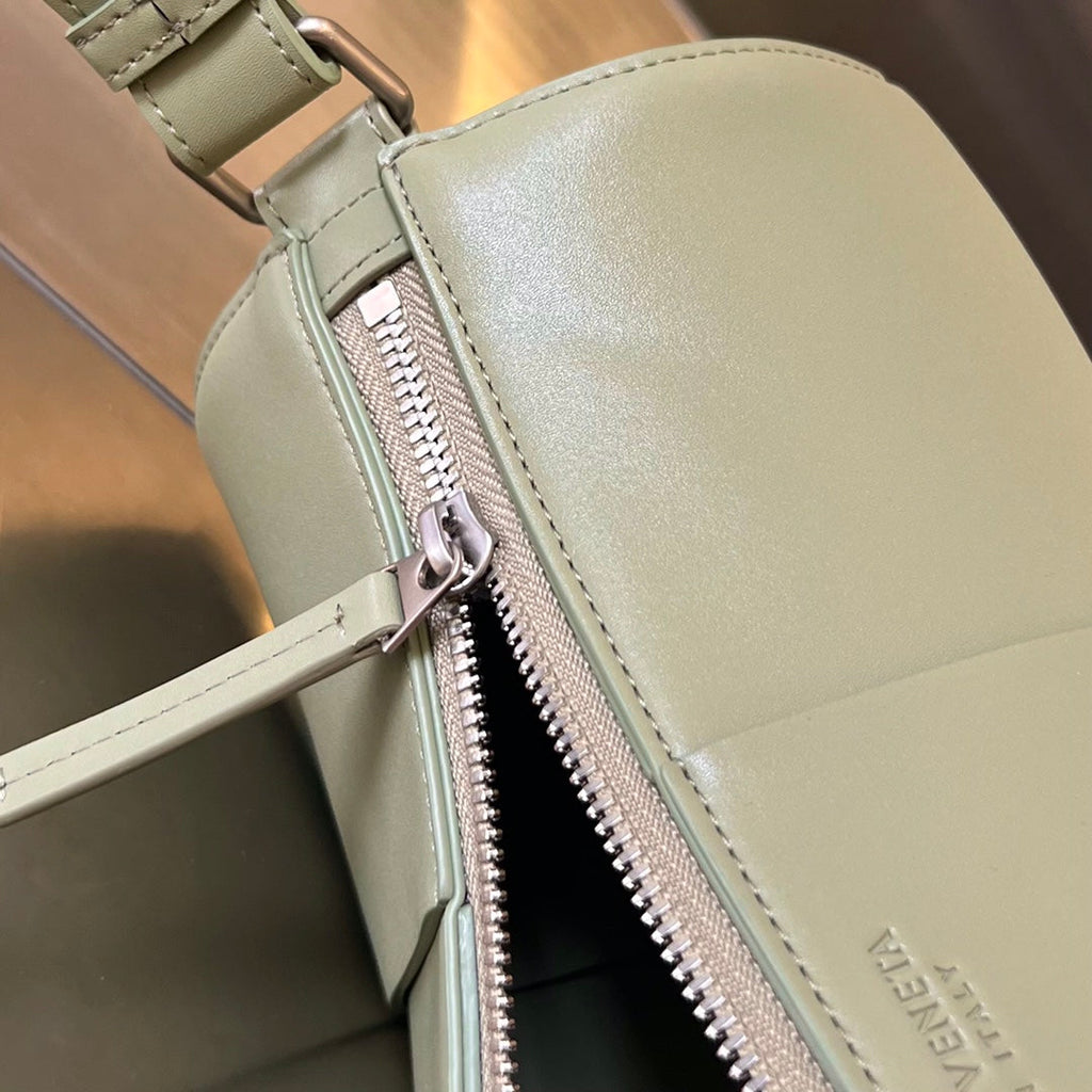 Bottega Veneta Cylinder Cassette 30 in Travertine Calfskin Bag