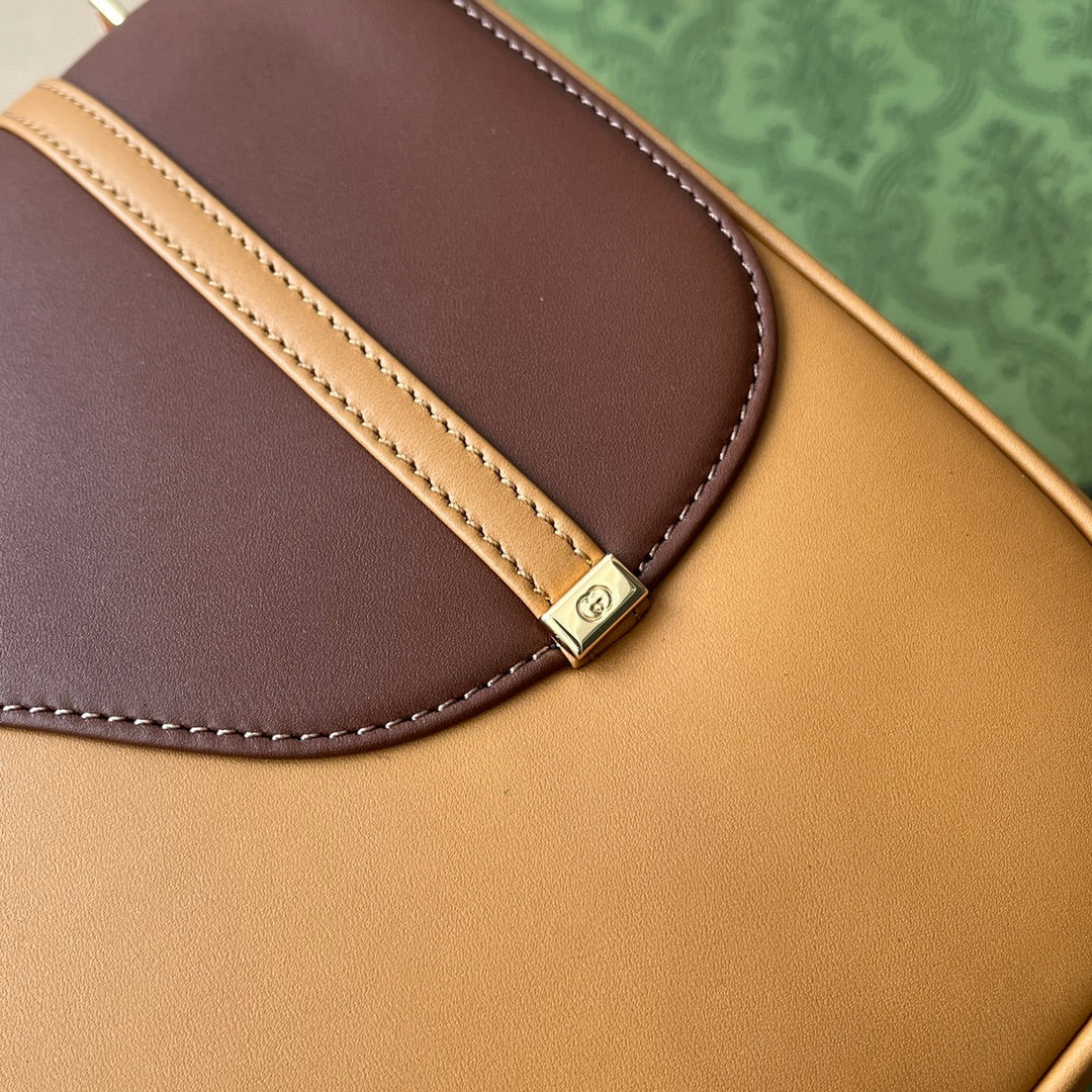 Gucci Equestrian Style Shoulder Bag 21 in Brown Calfskin Gold Hardware