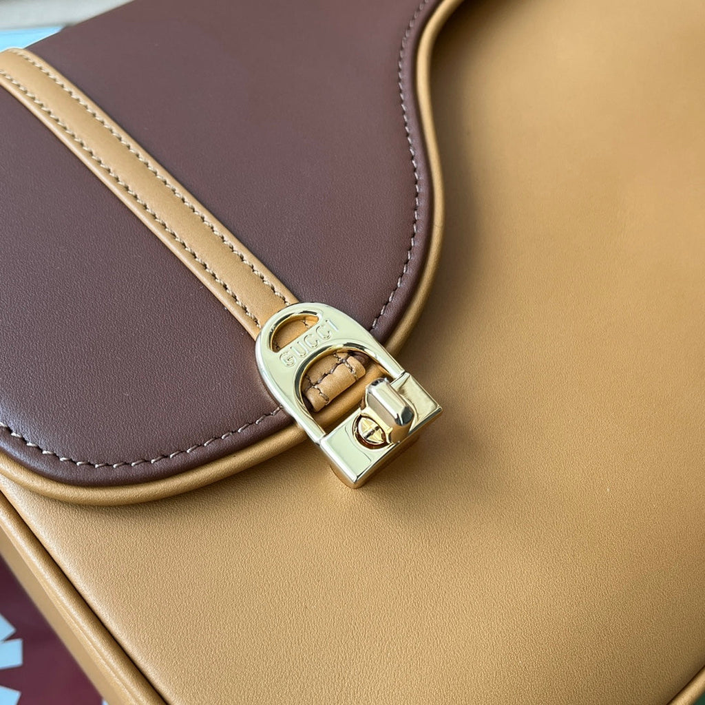 Gucci Equestrian Style Shoulder Bag 21 in Brown Calfskin Gold Hardware