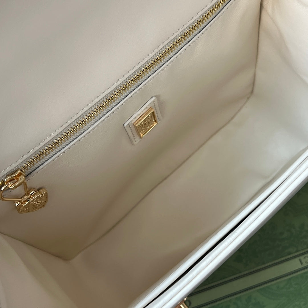 Gucci Equestrian Style Shoulder Bag 21 in White Calfskin Gold Hardware