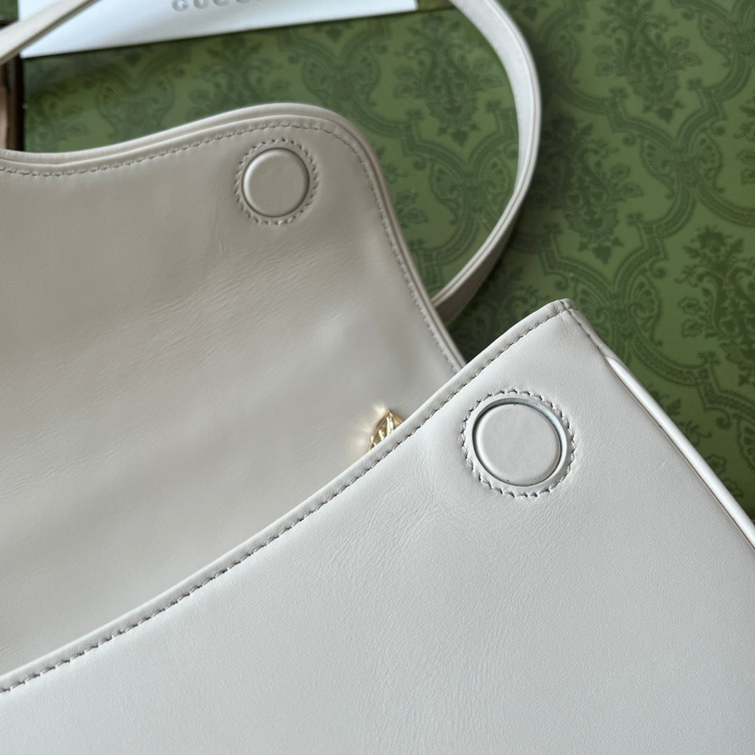 Gucci Equestrian Style Shoulder Bag 21 in White Calfskin Gold Hardware