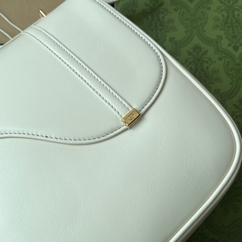 Gucci Equestrian Style Shoulder Bag 21 in White Calfskin Gold Hardware
