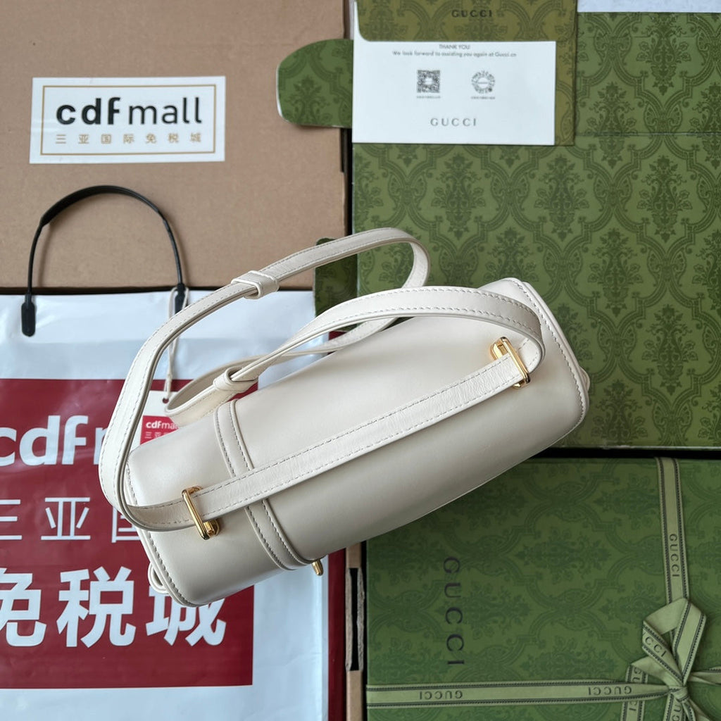 Gucci Equestrian Style Shoulder Bag 21 in White Calfskin Gold Hardware