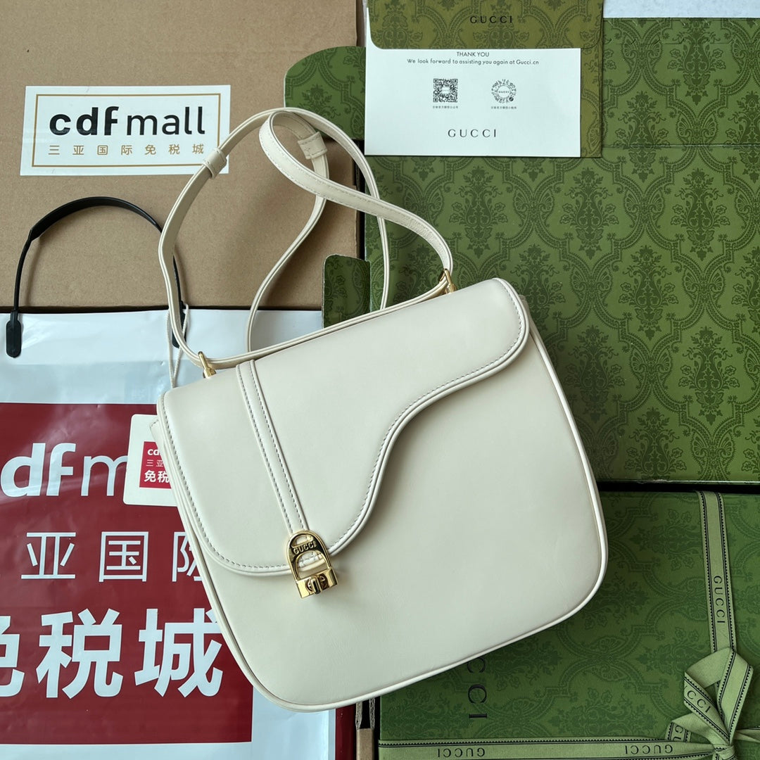 Gucci Equestrian Style Shoulder Bag 21 in White Calfskin Gold Hardware